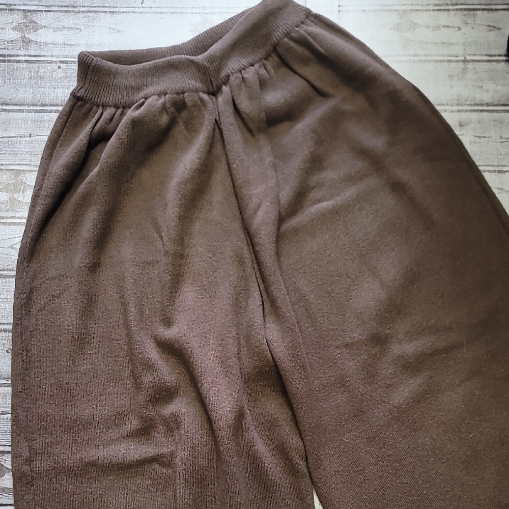 Colours V-Neck Sweater in Brown